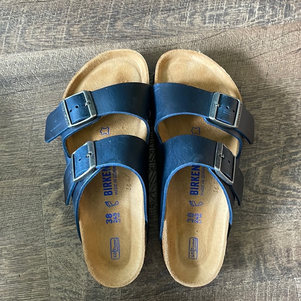 Like new birkenstock arizona essential slides
